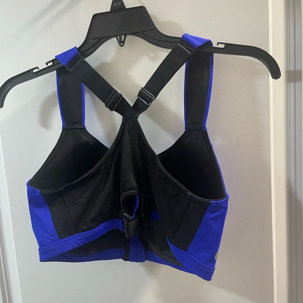 Livi Women's Blue Sports Bra Size 36 DD  Very Good Condition